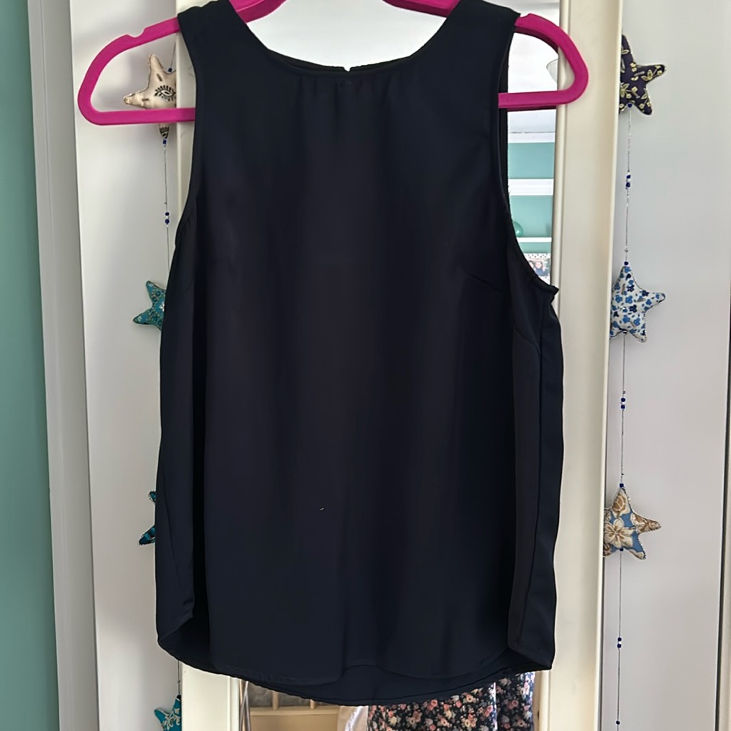 14th & Union Navy Sleeveless Top. S